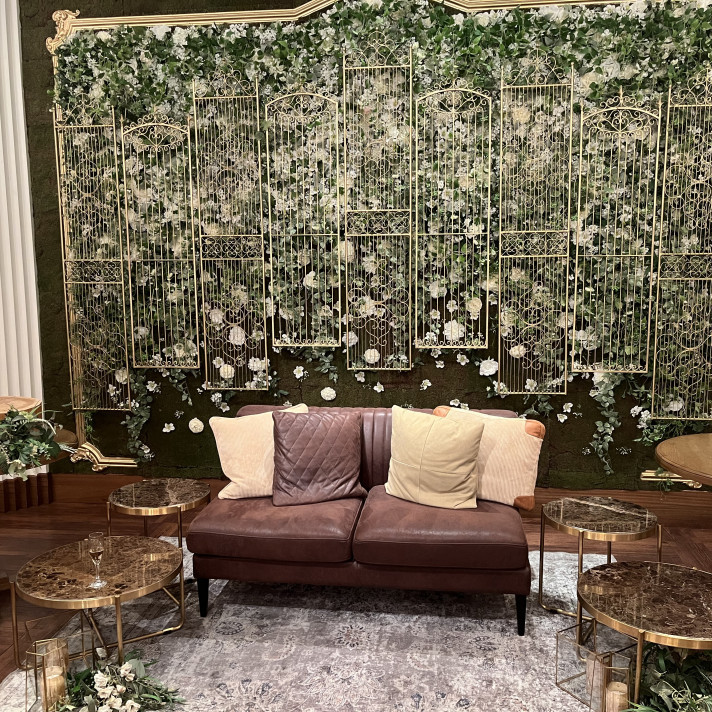 装花なしでも華やかな高砂です。