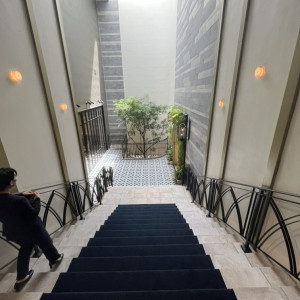 挙式会場から披露宴会場へ続く大階段|672070さんのインフィニート 名古屋＜エルフラットグループ＞の写真(1973147)