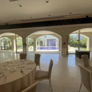 こちらは選択しなかった披露宴会場(セイシェル)です