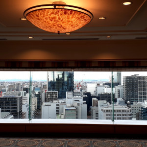 親族控え室にも大きな窓があり景色を眺められます。|672268さんの名古屋観光ホテルの写真(1882037)