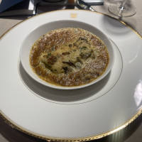 グラタン状のスープ。こちらが絶品。パンにつけて！