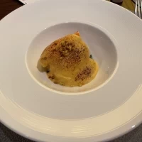 魚料理。こちらの方にしておけばと後悔。