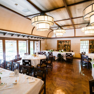 レトロで温かみのある雰囲気で和装がよく映えました。