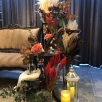 メインテーブル装花のアップ
秋らしい彩りで素敵です