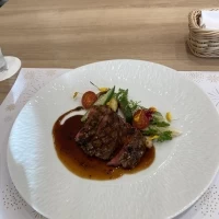 試食の肉料理です。