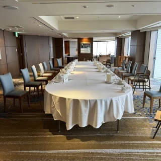 見学時の披露宴会場（実際は装花が入りました）