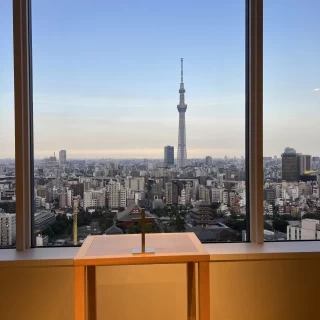 スカイツリーが見えるチャペル