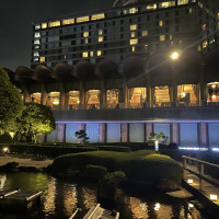 夜の庭園