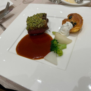 メインのお肉。美味しかったです！|673288さんのアーフェリーク迎賓館（小倉）/テイクアンドギヴ・ニーズウェディングの写真(2325855)