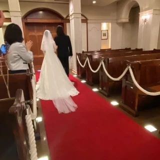 ドレスの後ろが長いのがこだわりです