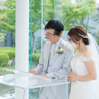 結婚証明書へのサイン