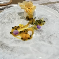 試食のレアチーズケーキ