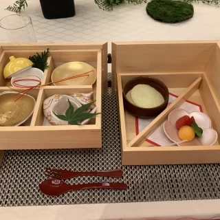 入れ物に仕掛けがあり、お客さまにも楽しんでいただけそうです。
