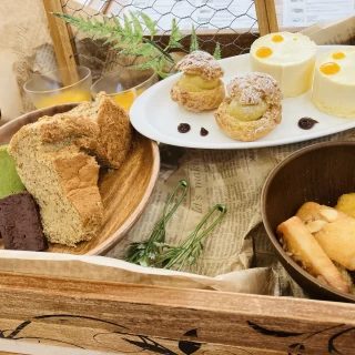 ブライダルフェアにてデザートビュッフェの一部を試食