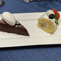 試食会のデザートビュッフェでのケーキです。