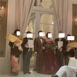 両親へ花束をプレゼントしていました！