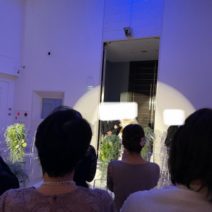 白のスポットライトが、新婦を引き立てていました！|674063さんのアールベルアンジェ富山の写真(2109985)