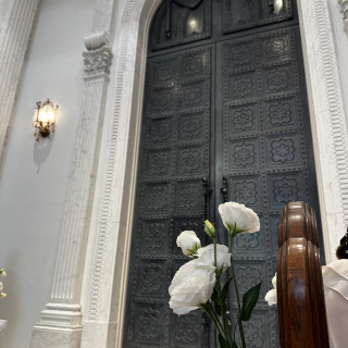 チャペルの扉は大きくて立派でした