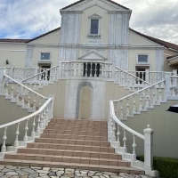 憧れの大階段でフラワーシャワーが出来る！