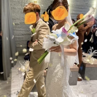 退場時、お花が上から降ってきて綺麗でした。