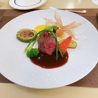メインの肉料理