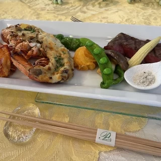 料理(牛ロースメオマール海老の無料試食)