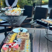 デザートブュッフェはテラスにておこなわれました。
