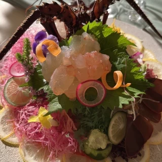 伊勢海老のお刺身が美味しいです