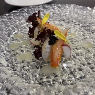前菜　酸っぱい匂いしてましたが食べると気にならなく食べやすい