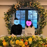 高砂メイン。バック装飾はレンタル可。グリーンの窓がかわいい！