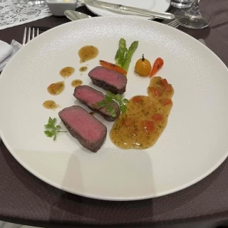 メインのお肉料理