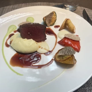 試食のメインです。18,000円のコースとのこと。