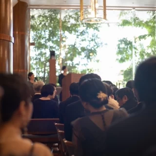 チャペル、自然光たくさん入ります！