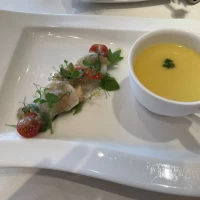 前菜のカルパッチョと冷製コーンポタージュ
