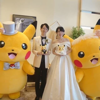 ロビーでピカチュウと撮影