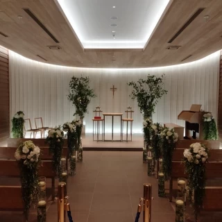 こじんまりとしていますがナチュラルで素敵な式場
