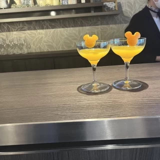 ウェルカムパーティーにて飲むことができるジュースです。