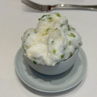 出汁をムースで仕上げた和食テイストなお食事でした