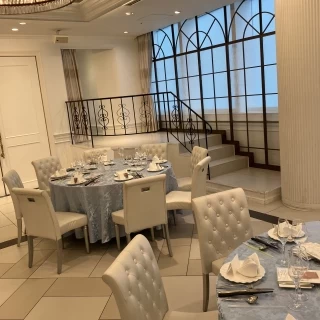 披露宴会場、入り口階段