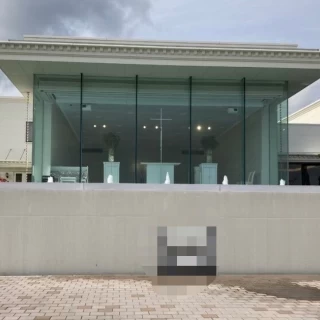 外から見たチャペル