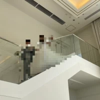披露宴会場内の階段