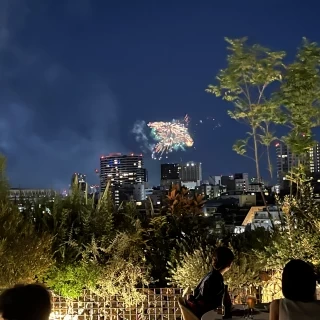 挙式後も素敵なイベントを用意していただき、花火を見ました！