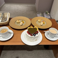式終了後のデザートとウェディングケーキ