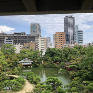 披露宴会場からの庭の景色|675328さんのＴＨＥ ＳＯＲＡＫＵＥＮ （相楽園）の写真(1904217)