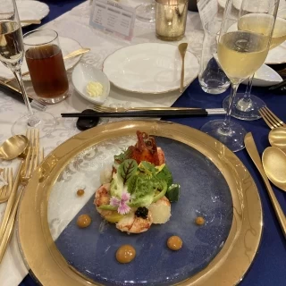 はじめの料理。見た目も素敵でとても美味しかった