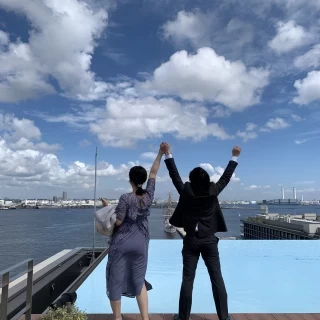 屋上のルーフで撮った写真です。
浅いプールがありました。