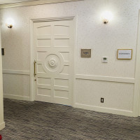 控室の扉