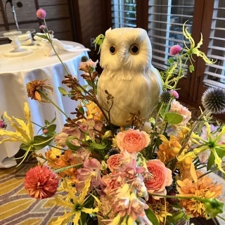 お花もかわいく、フクロウを忍ばせていただきました