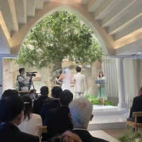 オリーブの木が素敵なチャペル。