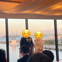 夕焼けに染まる海を見ながらの挙式、最高でした！